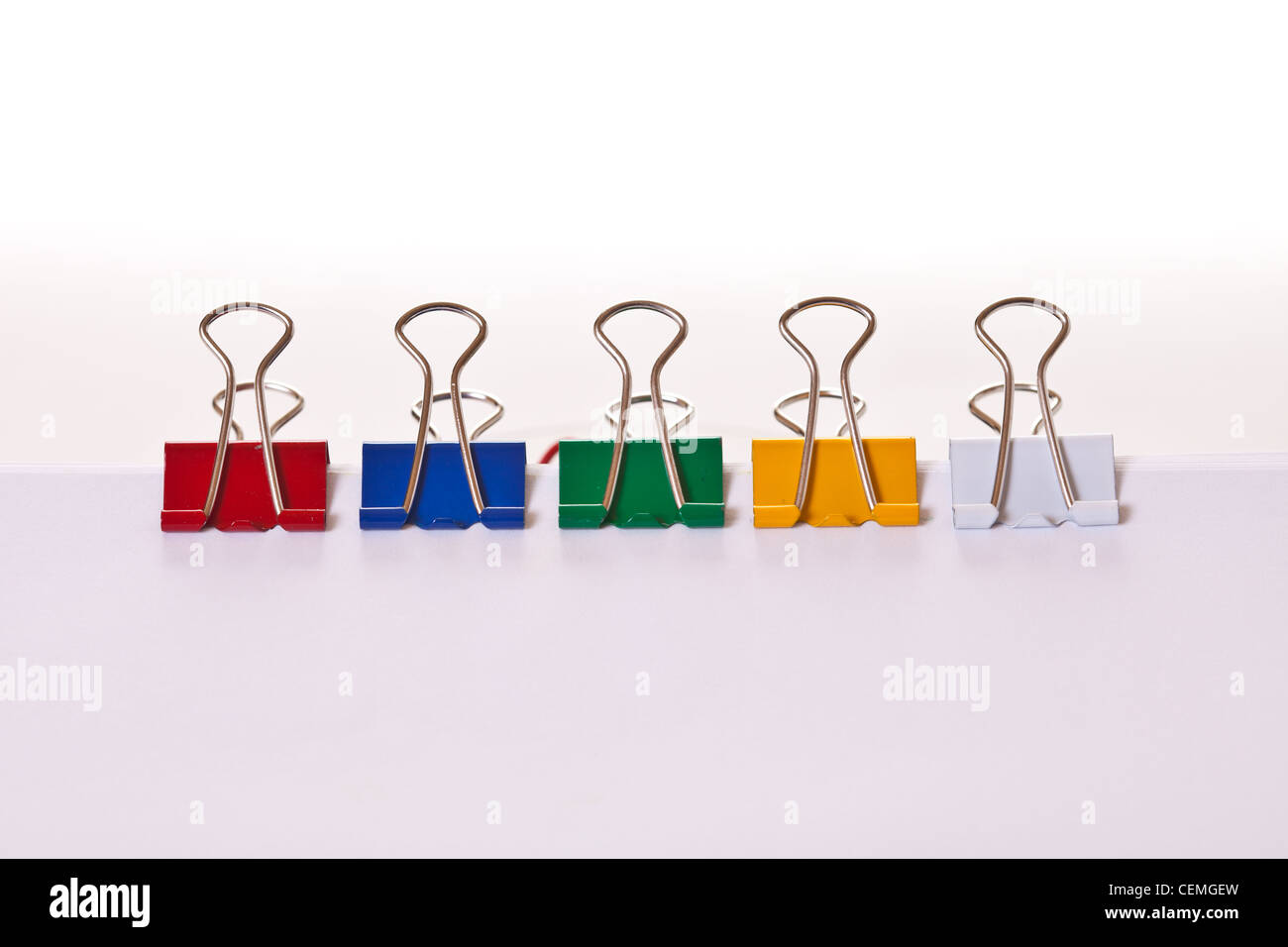 bulldog clips,paper clips,red clips,blue clips,green clips,yellow clips