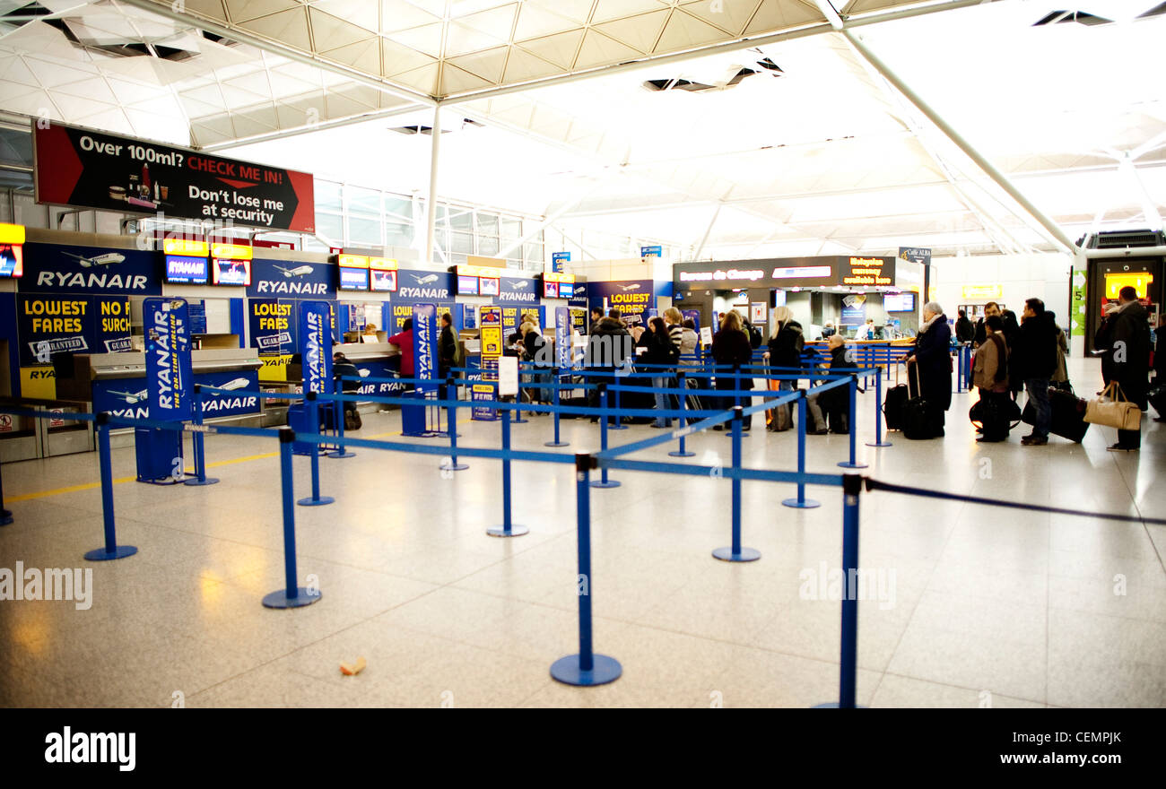 Airport queue hires stock photography and images Alamy