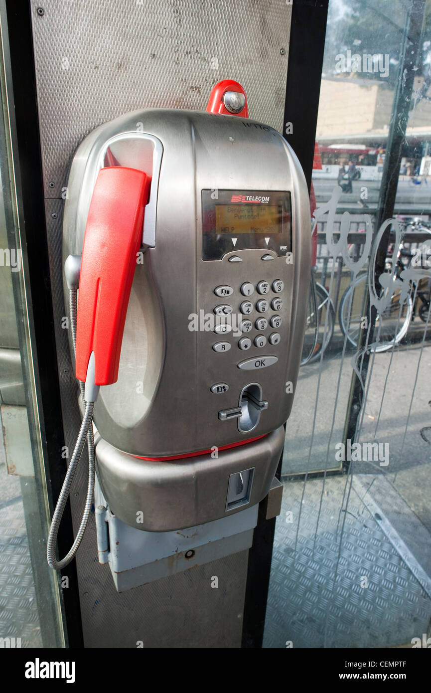 public telephone italy payphone phone booth firenze Stock Photo Alamy