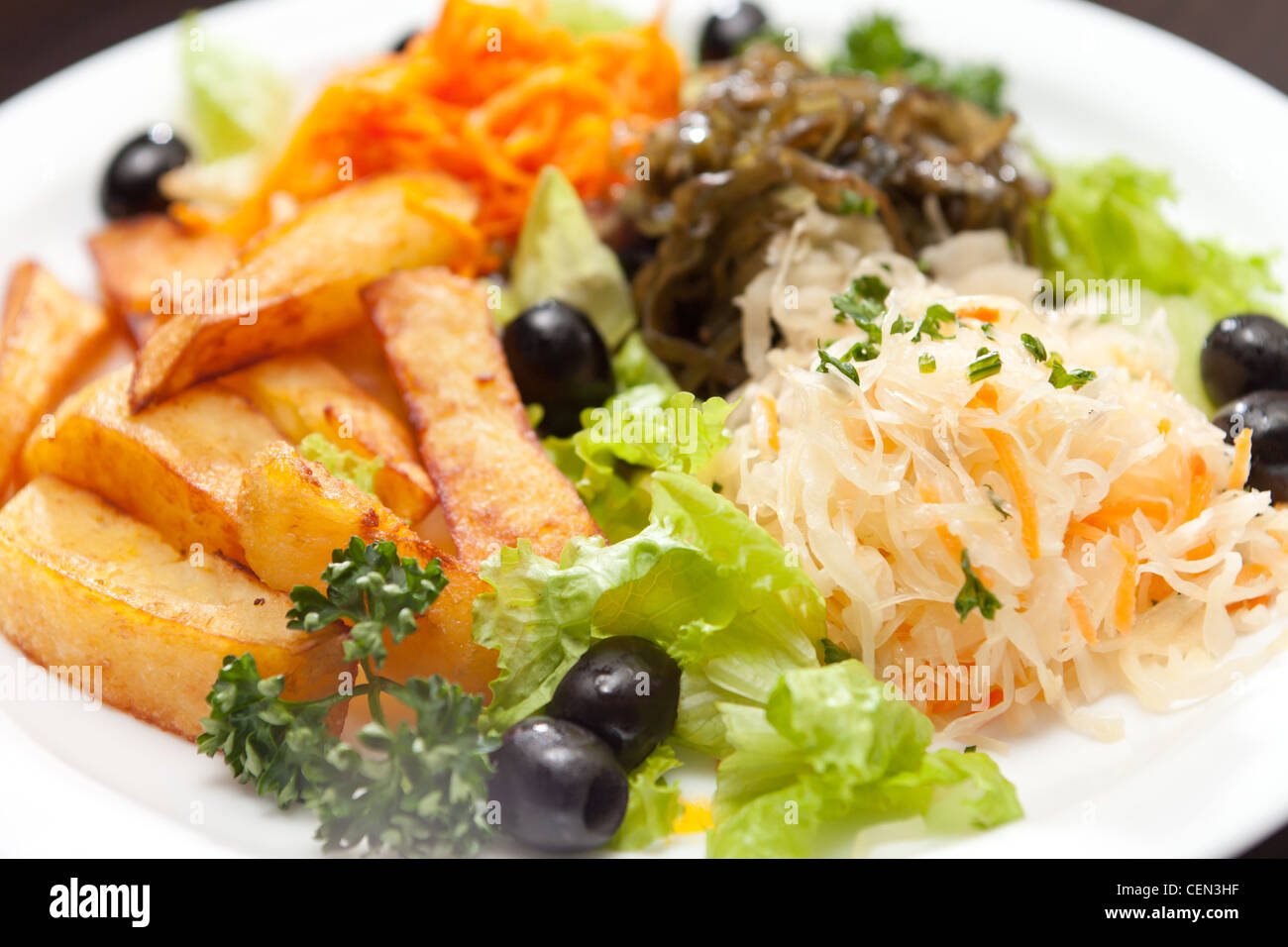 roasted potatoes with vegetables Stock Photo - Alamy