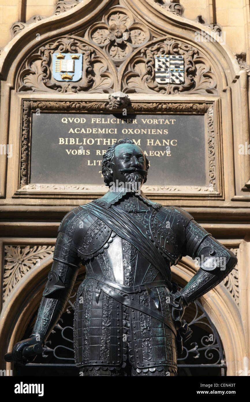 England, Oxfordshire, Oxford, Bodleian Library, Statue of William