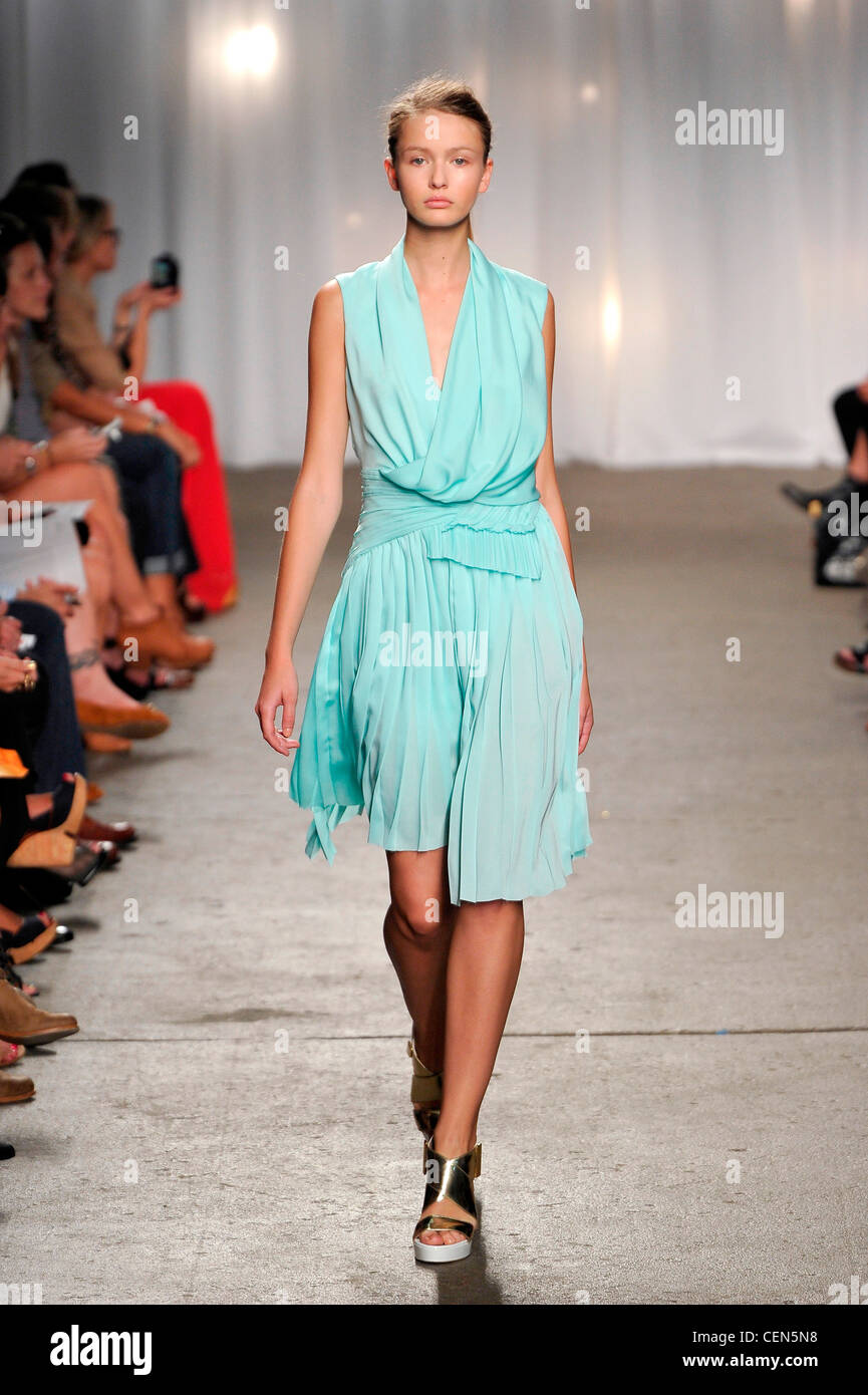 Doo Ri New York Ready to WearSpringSummer 2012 Stock Photo - Alamy