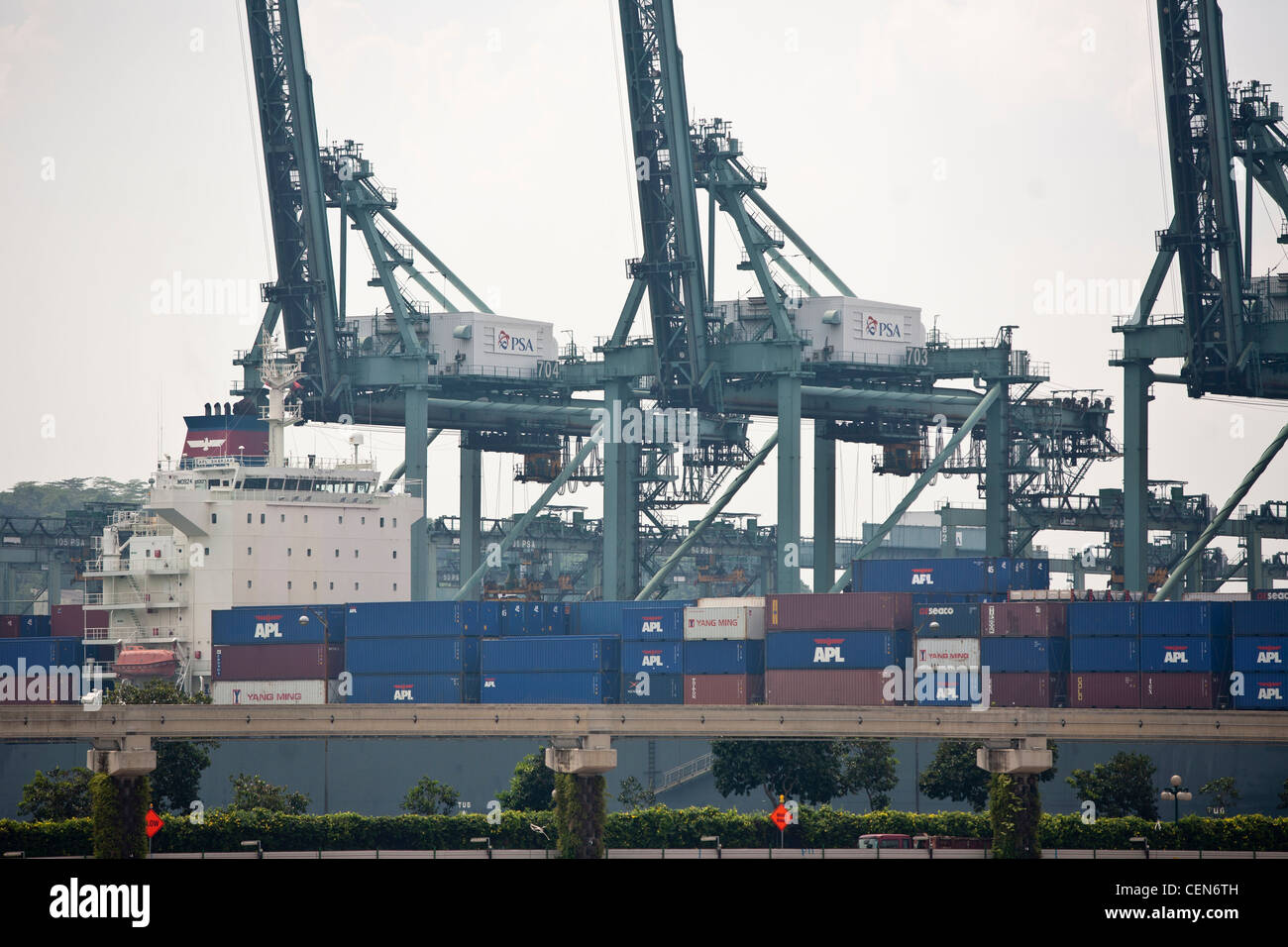 A container ship is docked at the Port of Singapore Stock Photo - Alamy