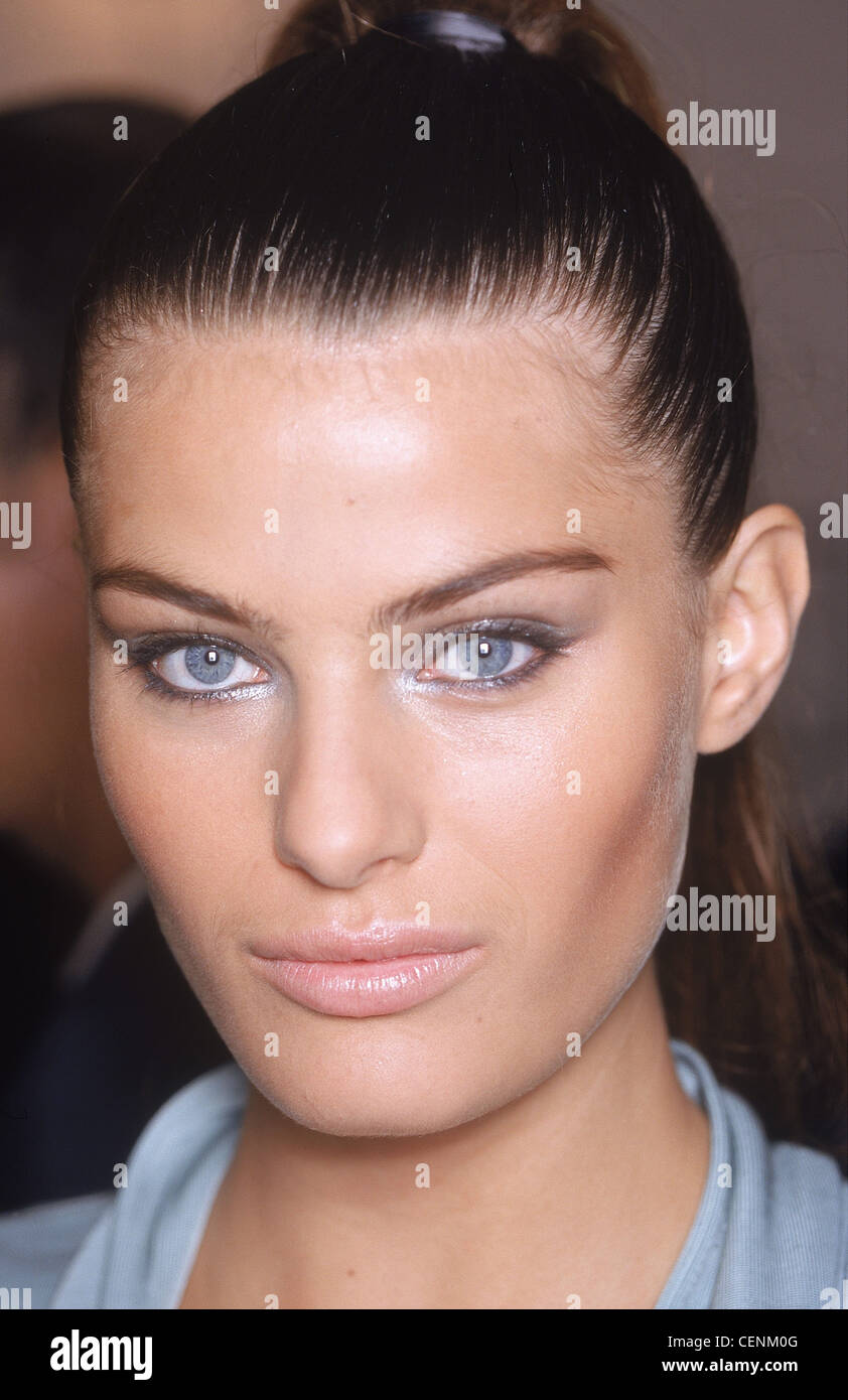 Matthew Williamson Backstage New York Ready to Wear Spring Summer Head