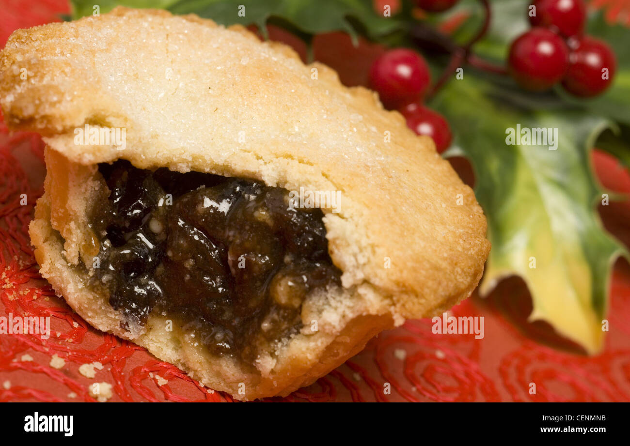 Half eaten mince pie hi-res stock photography and images - Alamy