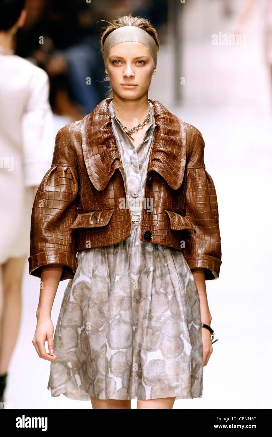 Burberry Prorsum Milan Ready to Wear Spring Summer Reptile skin cropped leather jacket wide collars and side pockets , worn Stock Photo