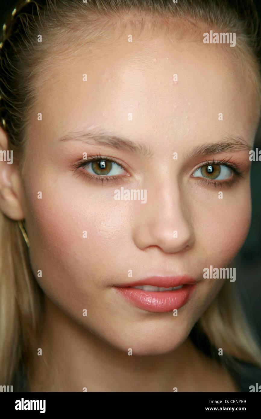 Tommy Hilfiger Backstage New York to Wear Spring Summer Close up face of Russian model Natasha Poly wearing pink make up Stock Photo - Alamy