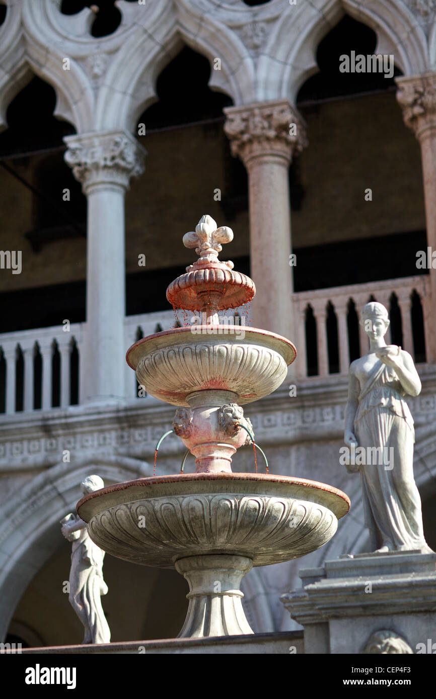 Wine fountain hires stock photography and images Alamy