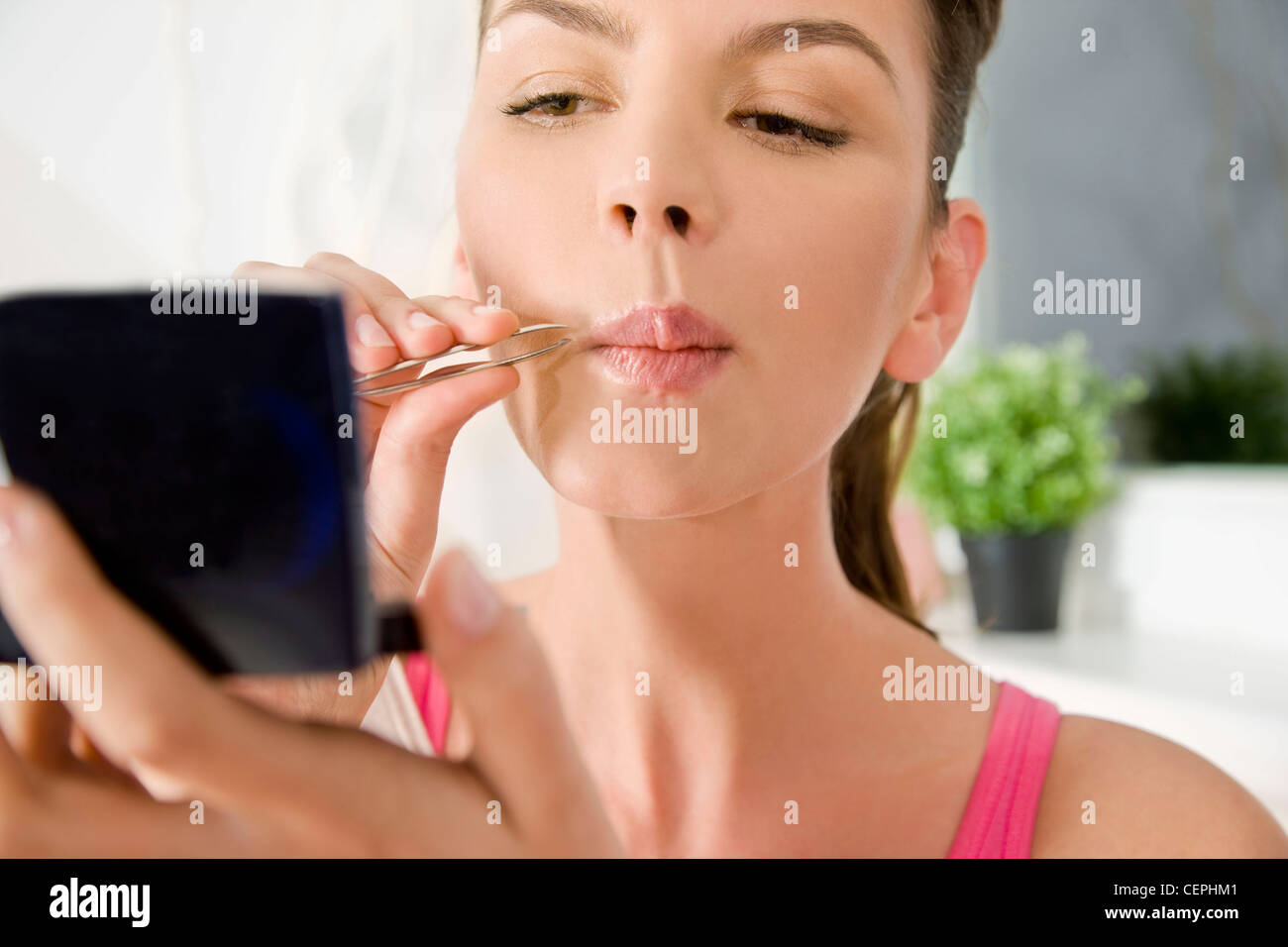 Details more than 122 plucking facial hair camera.edu.vn