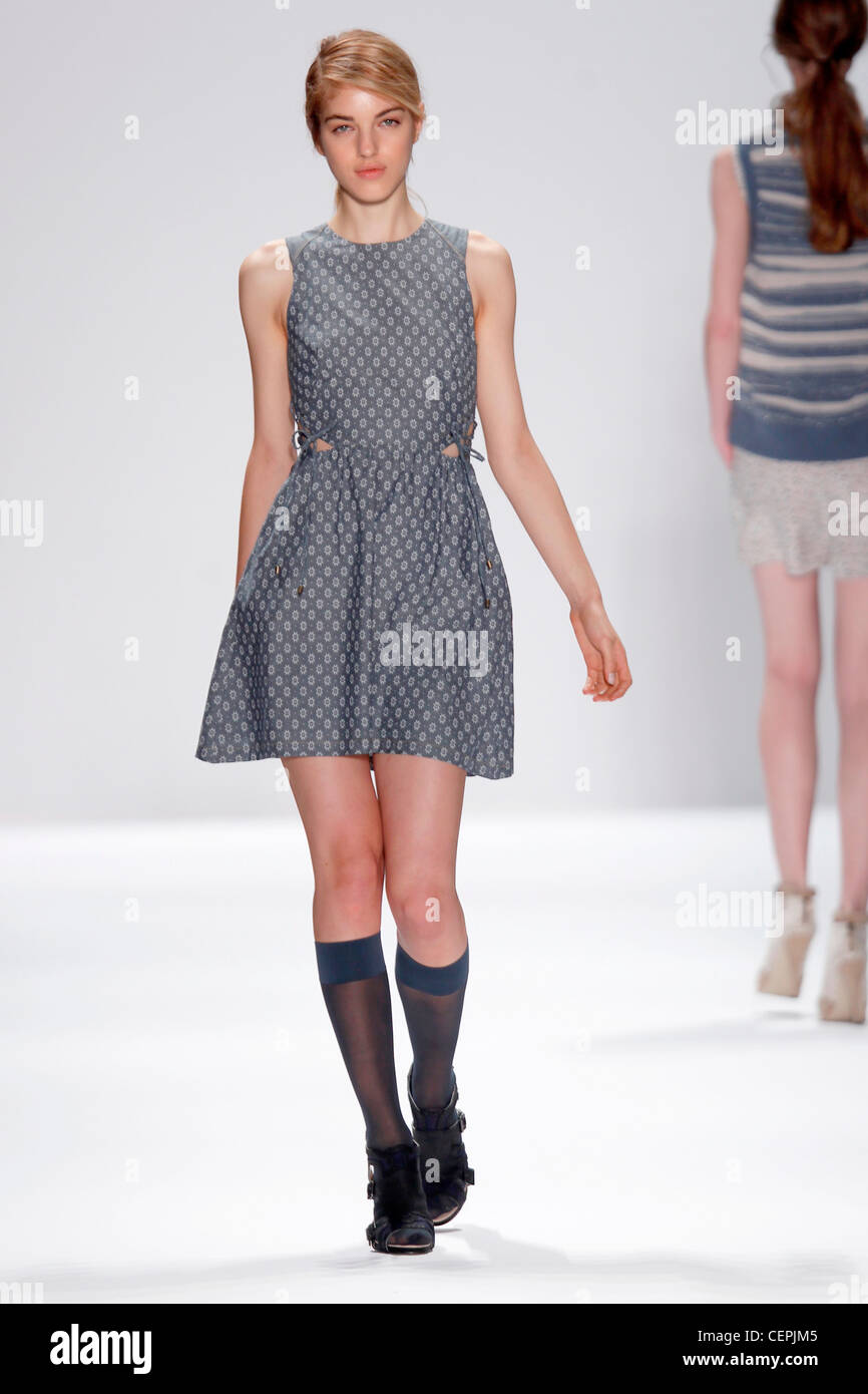 Ewers anna alexander wang spring campaign Dresses stylish for fb profile, Hair gray ombre photo