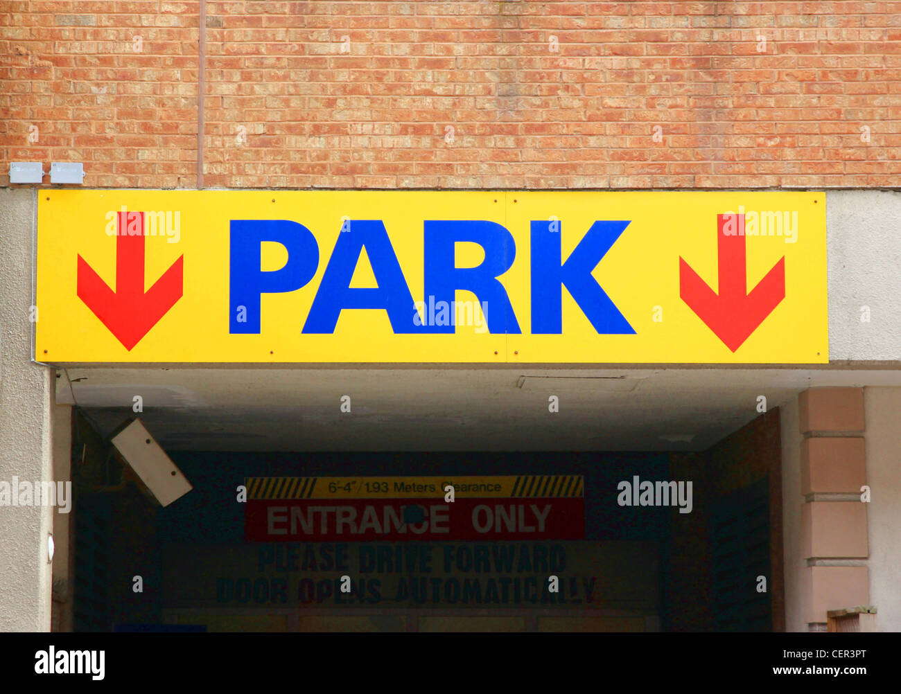 Entrance sign with arrow hires stock photography and images Alamy