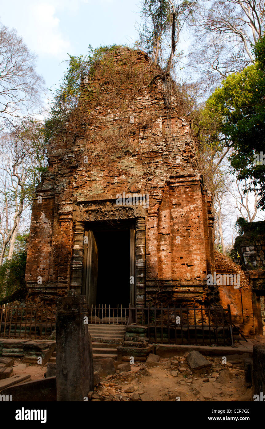 Prasat Krahom (Red Temple), Koh Ker, Preah Vihear Province, Cambodia Stock  Photo - Alamy