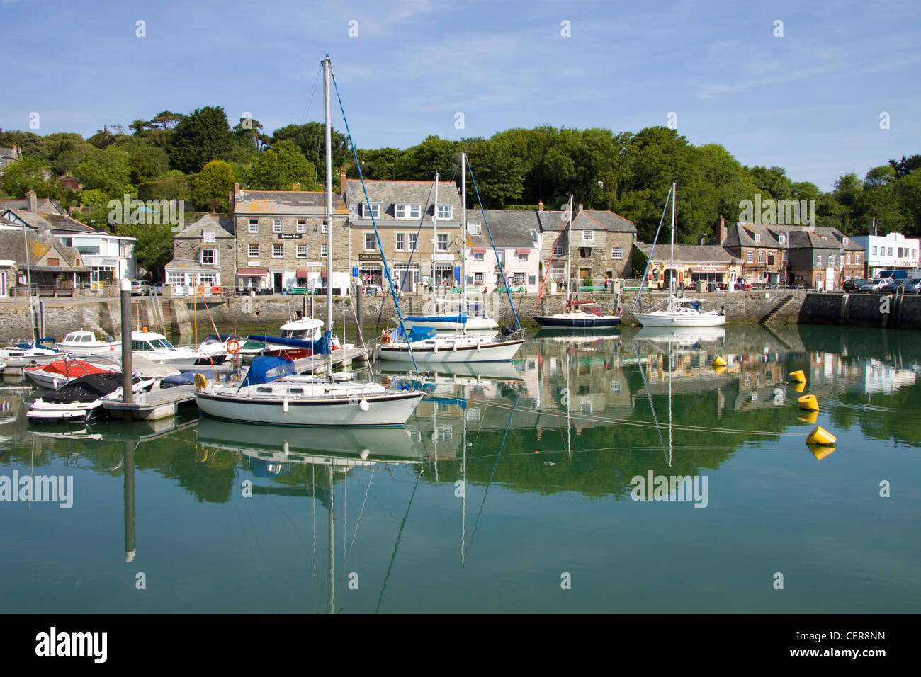 Padstow cottages hires stock photography and images Alamy