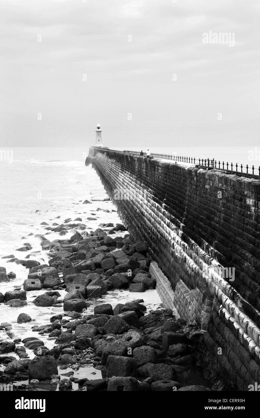 North Pier and Lighthouse Tynemouth North Tyneside England Stock Photo