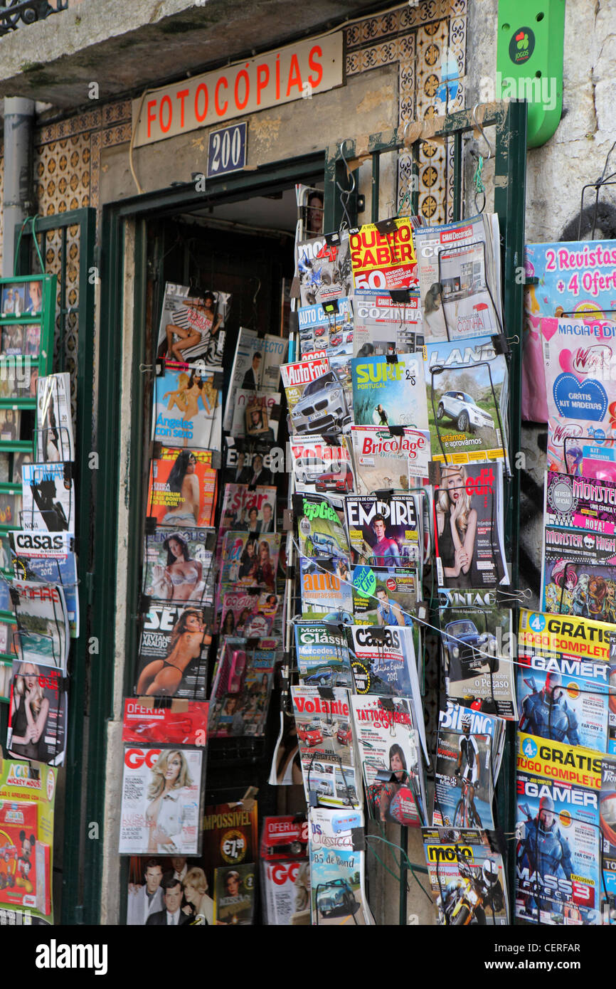Magazine Stand Stock Photos & Magazine Stand Stock Images Alamy