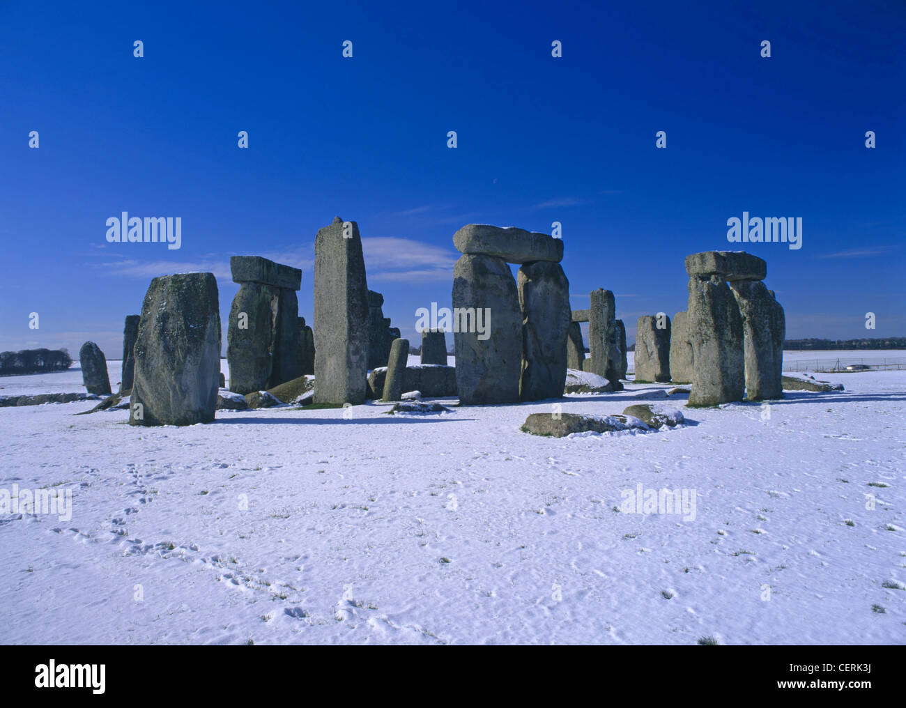 Stonehenge and snow hires stock photography and images Alamy