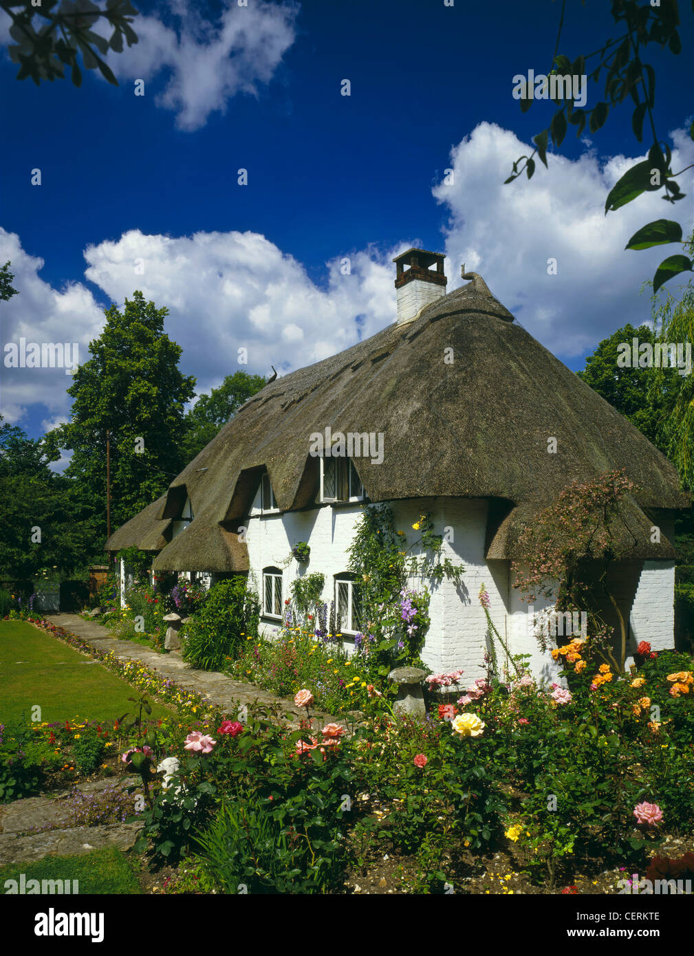 Thatch eaves hires stock photography and images Alamy