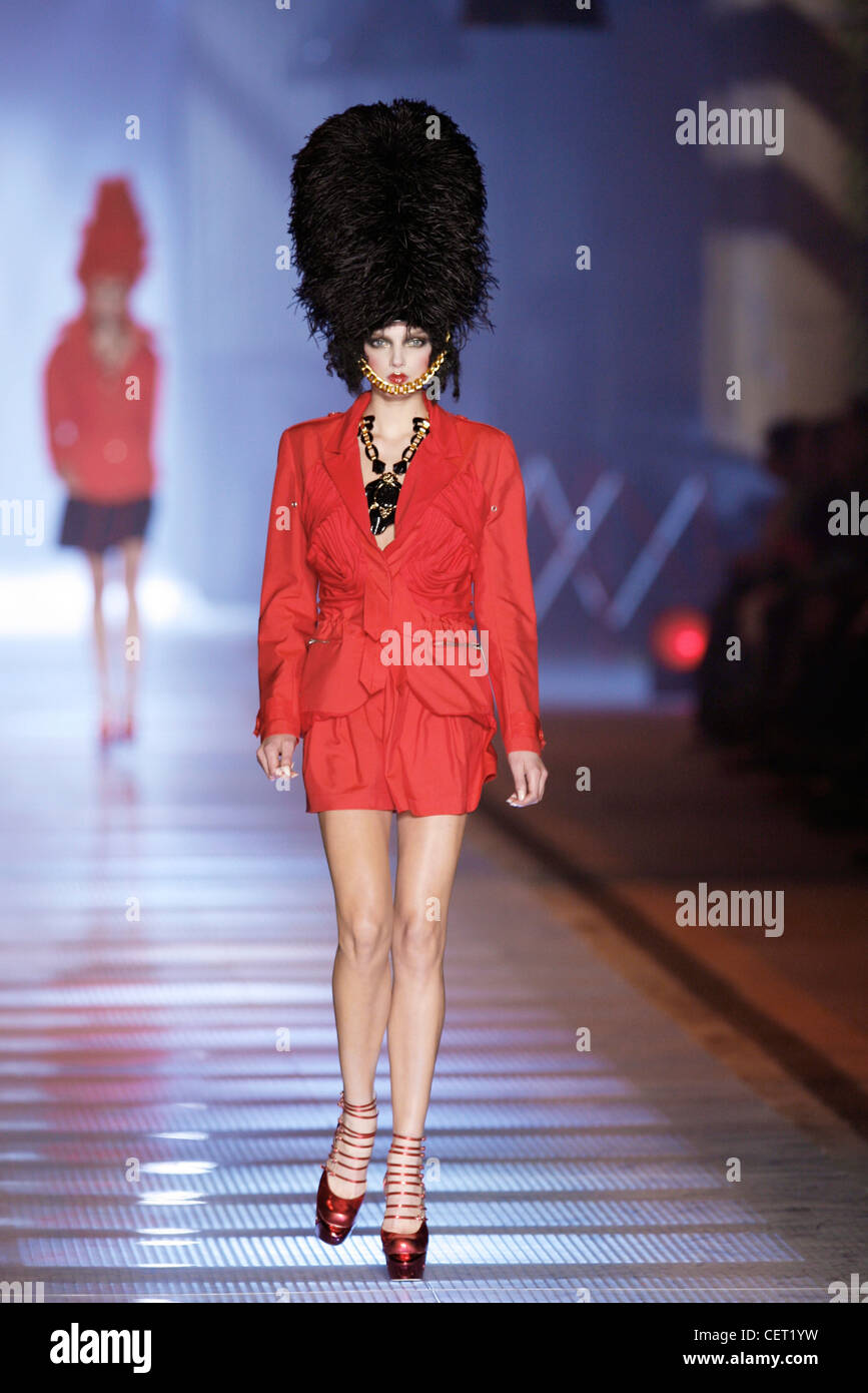 John galliano and models hi-res stock photography and images - Alamy