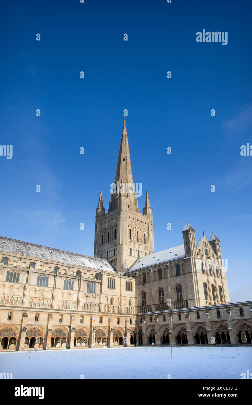 Snow covering the Labyrinth in the Cloister Garth of Norwich Cathedral. Stock Photo