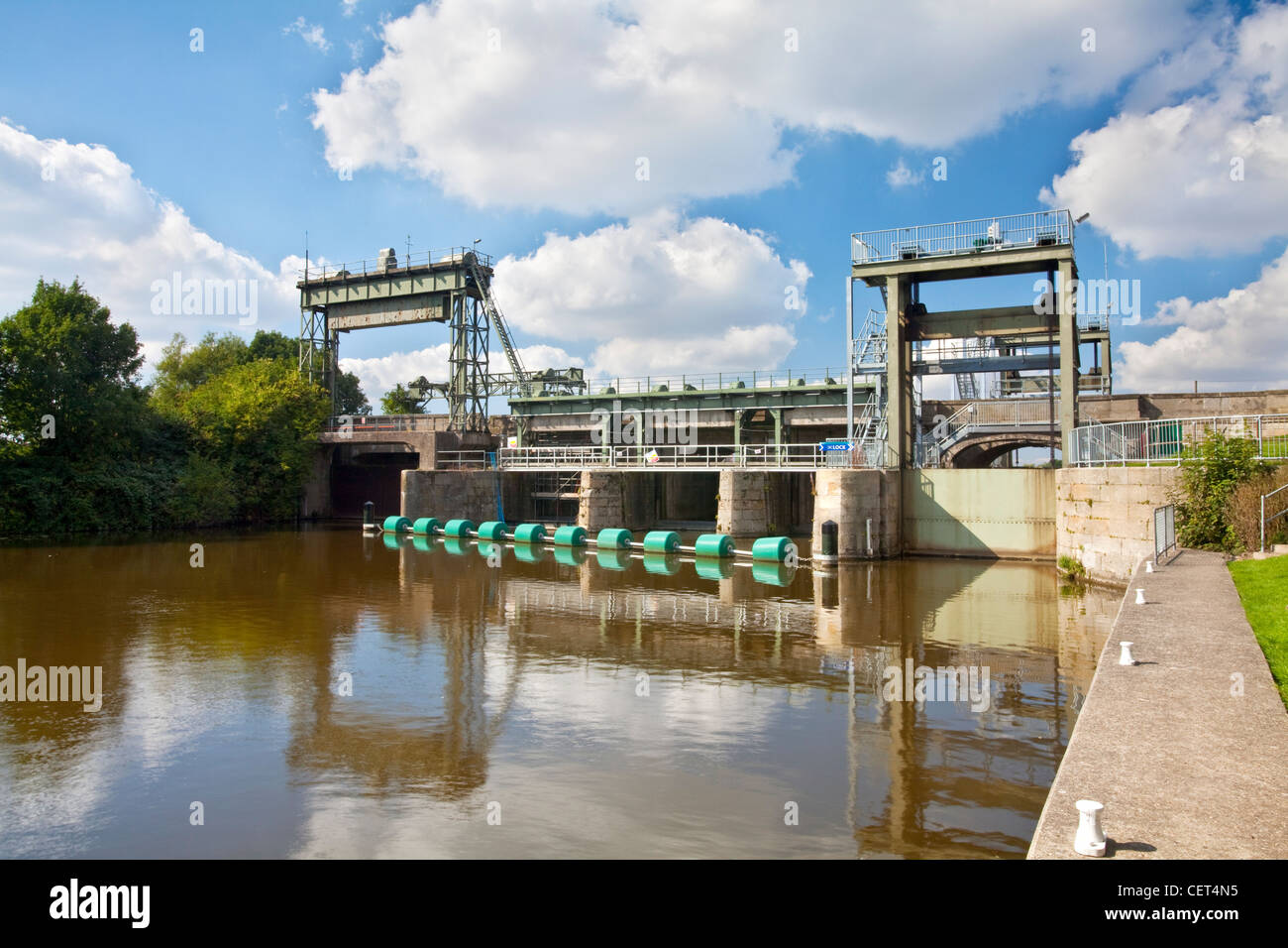 Sluice structure hi-res stock photography and images - Alamy