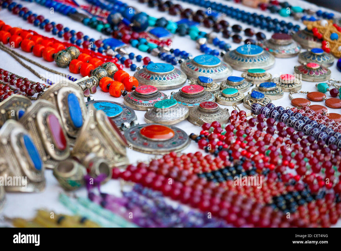 Souvenirs in a market in Islamabad, Pakistan Stock Photo - Alamy