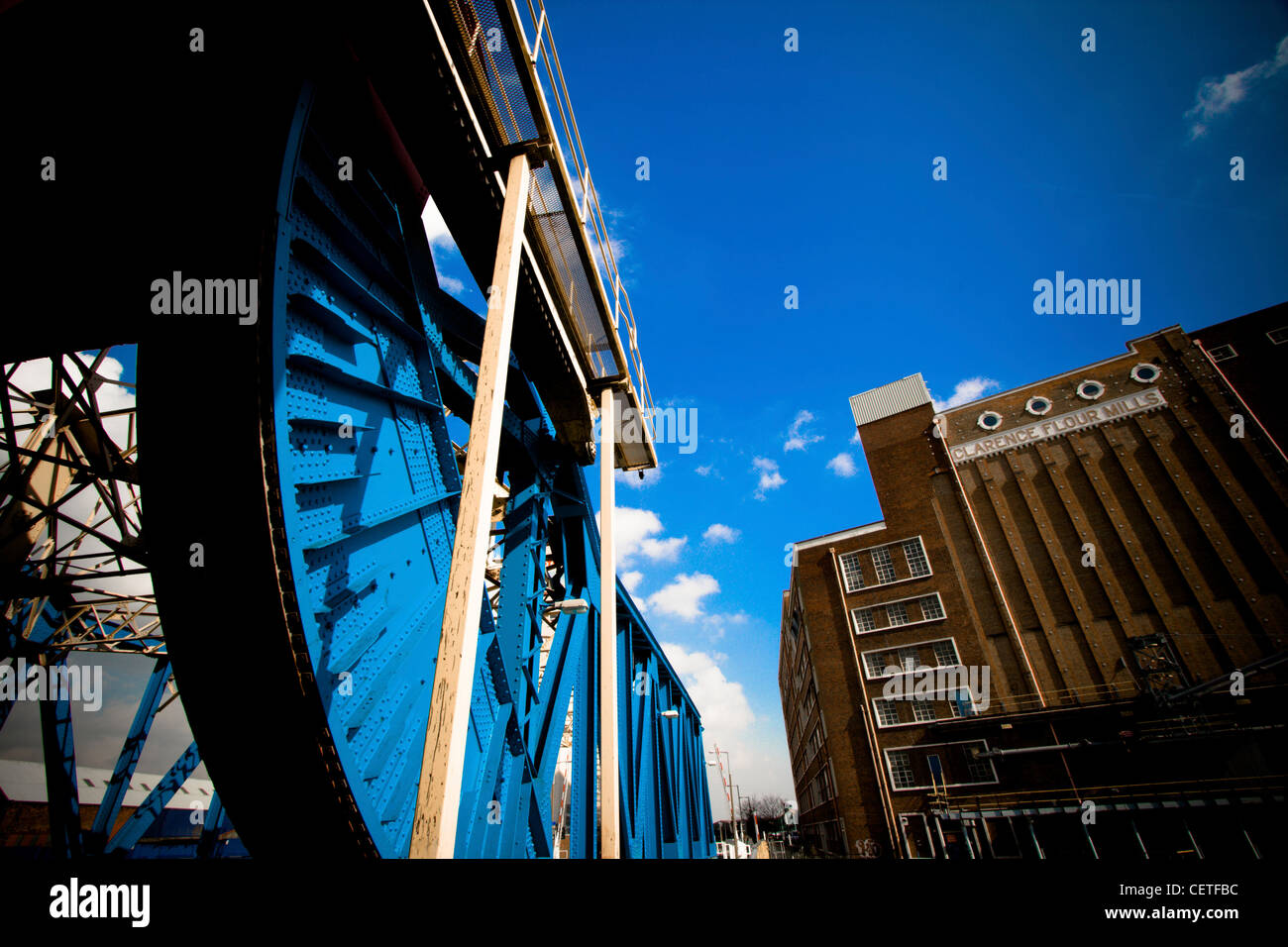 Industrial buildings by river hull hires stock photography and images