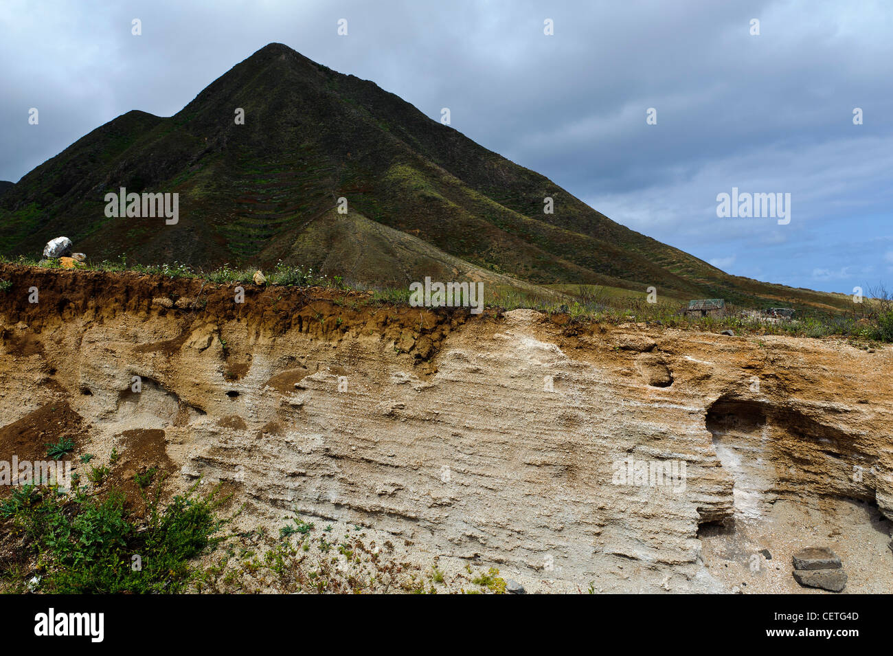 Mining of Puzzolana = Trass (mineral) auf Santo Antao, Cape Verde Islands,  Africa Stock Photo - Alamy