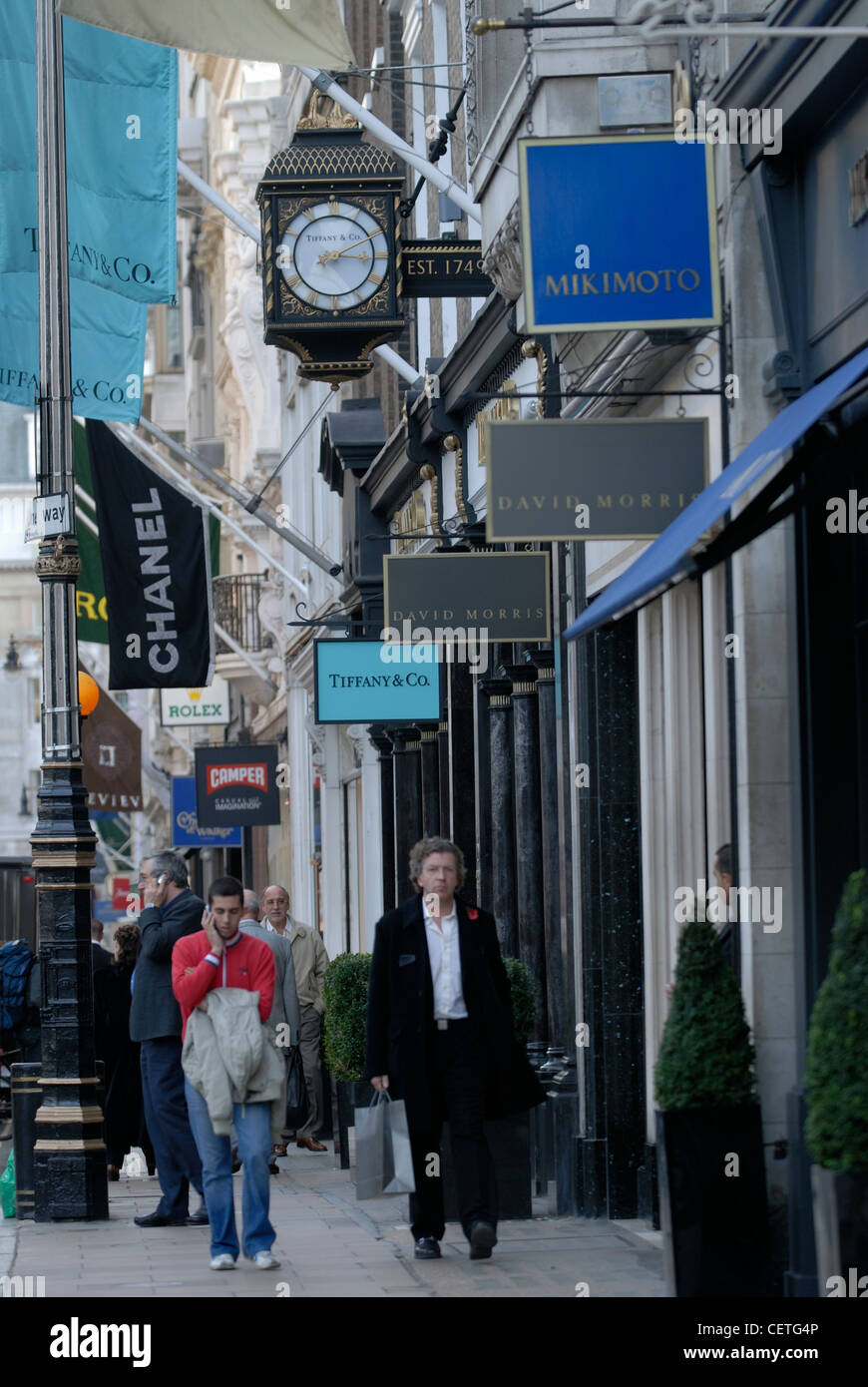 Shoppers in Old Bond Street. Bond Street takes its name from Sir Thomas Bond who purchased a Piccadilly mansion called Clarendon Stock Photo