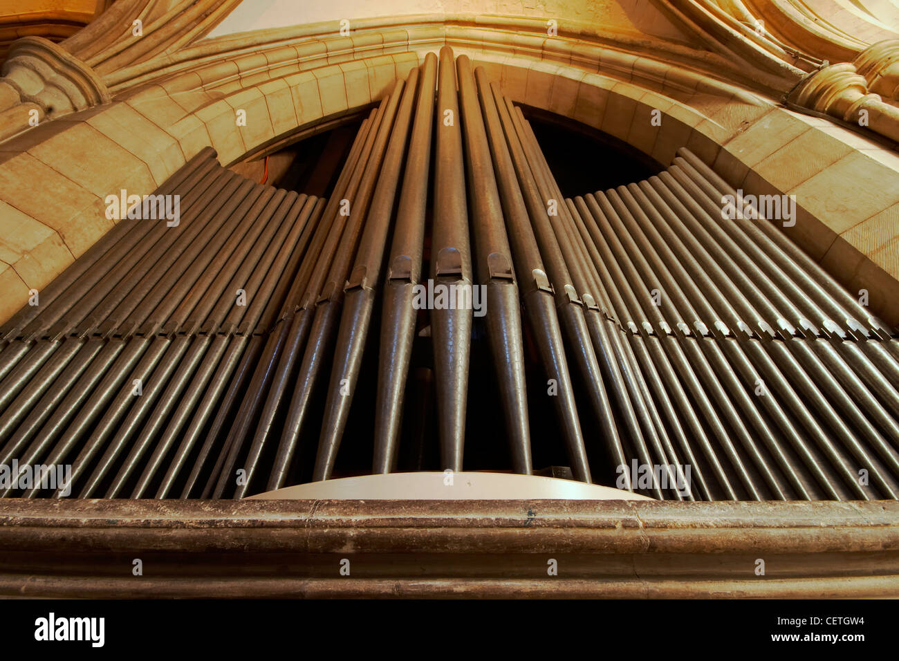 The organ pipes of Southwark Cathedral. William Shakespeare is believed to have been present when John Harvard, founder of the A Stock Photo