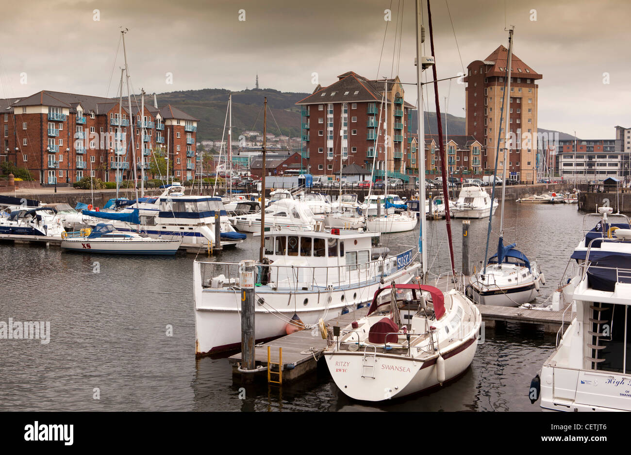 UK, Wales, Swansea, Maritime Quarter, waterfront apartments overlooking
