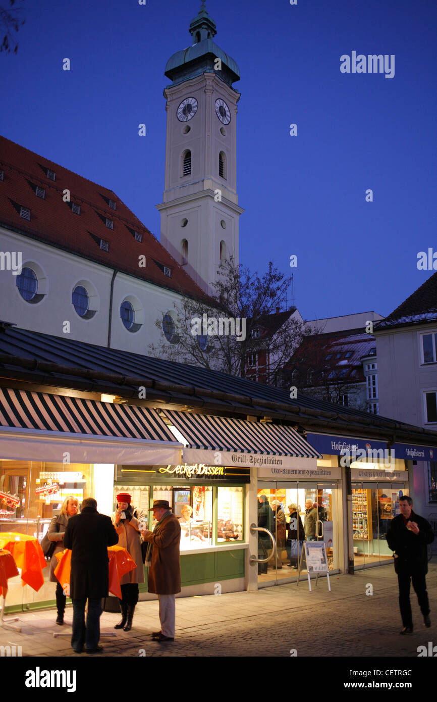 Viktualienmarkt Market at night, Munich, Bavaria, Germany Stock Photo
