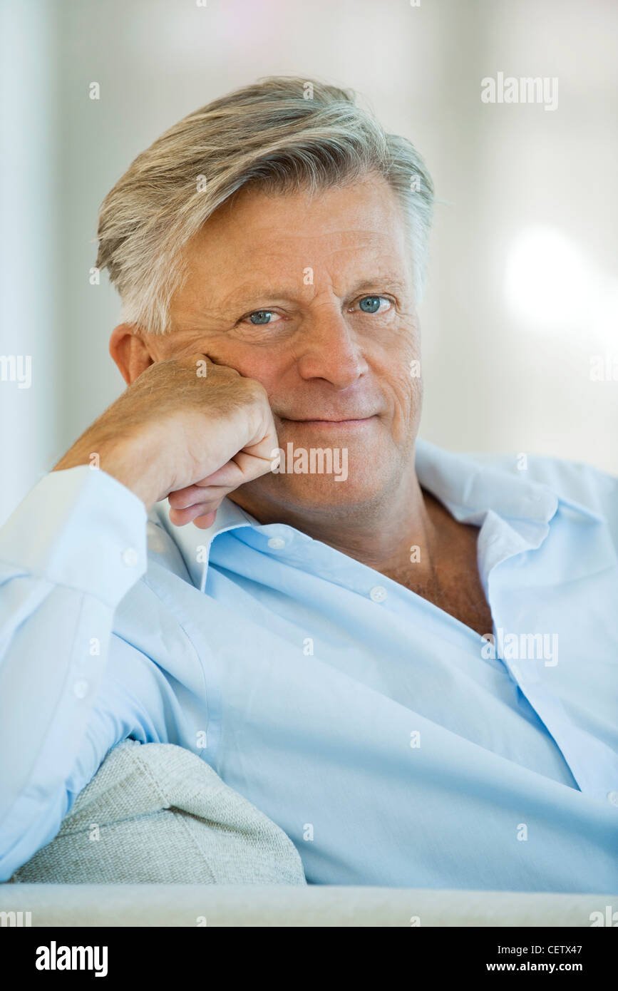 Senior man portrait hi-res stock photography and images - Alamy