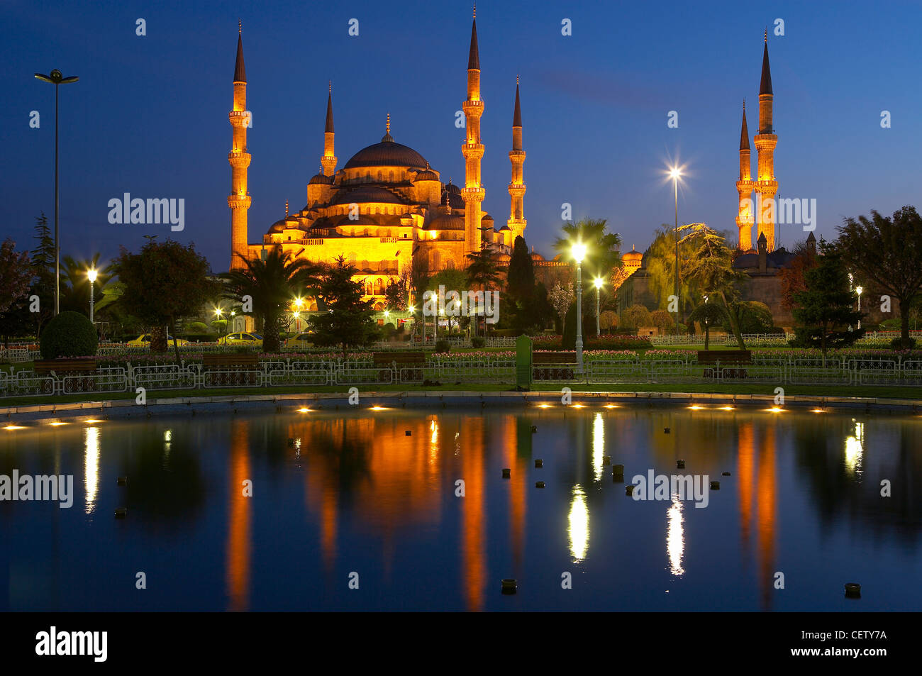 the Blue Mosque at night, Sultanahmet, Istanbul, Turkey Stock Photo - Alamy