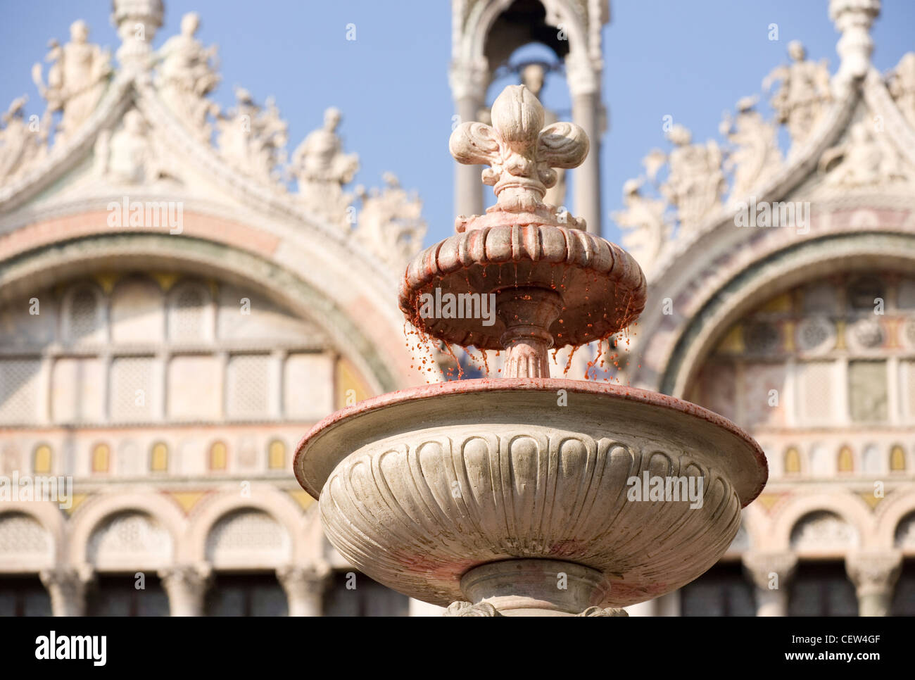 Wine fountain hires stock photography and images Alamy