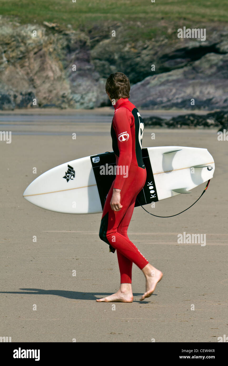 Cornish surfer hi-res stock photography and images - Alamy