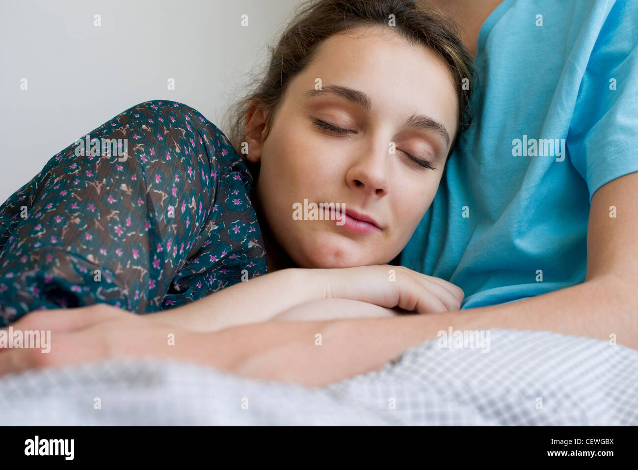 Woman resting head on mans hi-res stock photography and images - Alamy