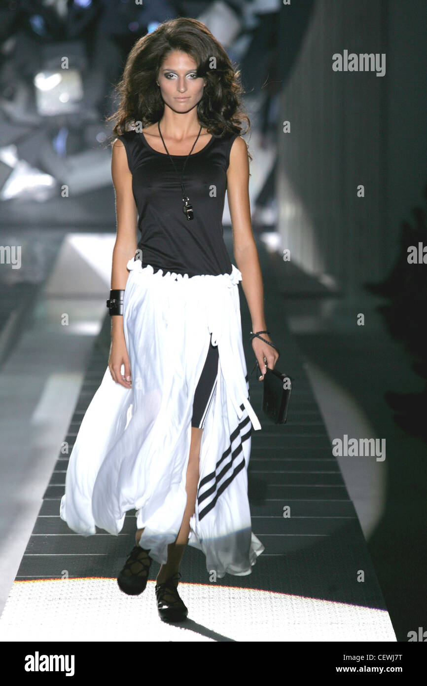 Spring 2003 Ready-to-Wear Fashion shows