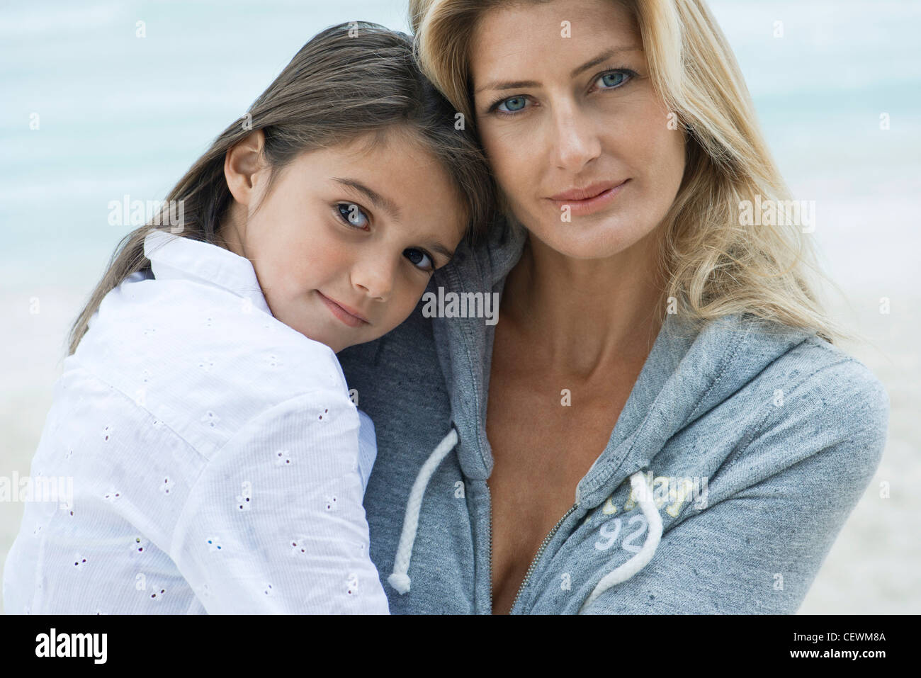 Shot putting daughter hires stock photography
