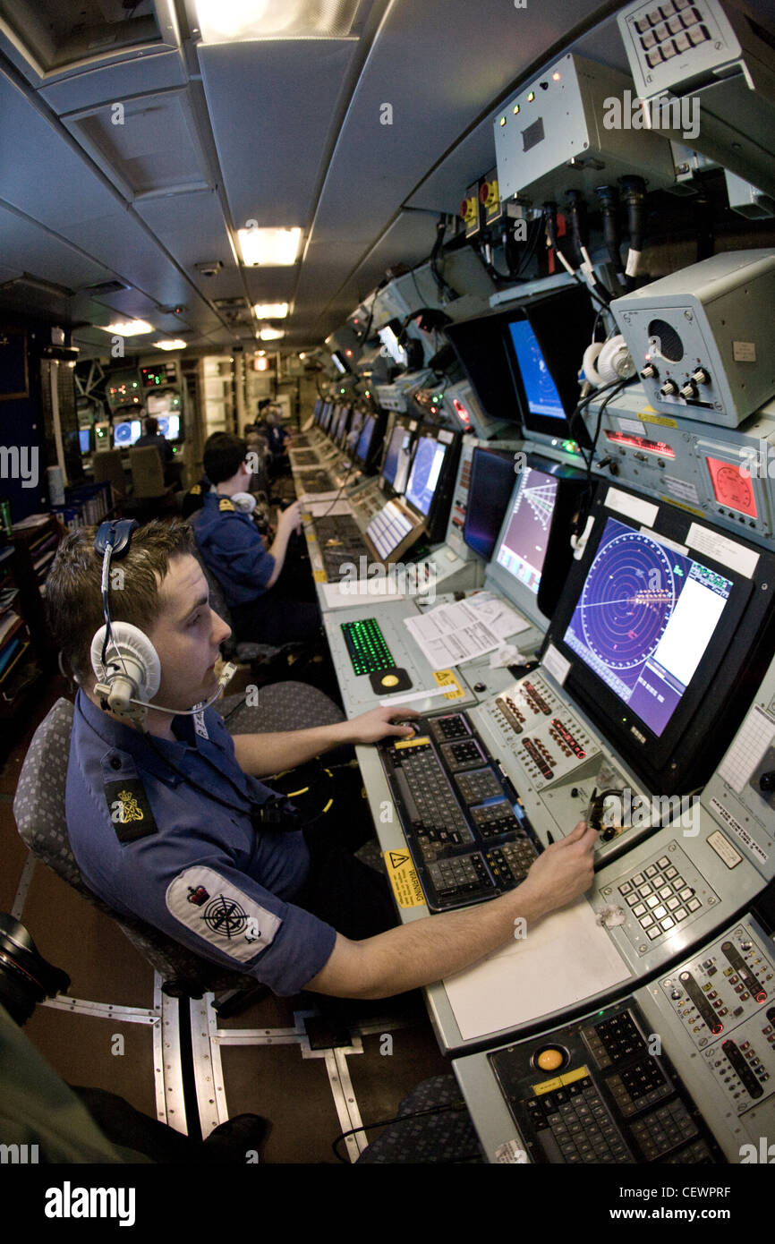 Naval radar hires stock photography and images Alamy