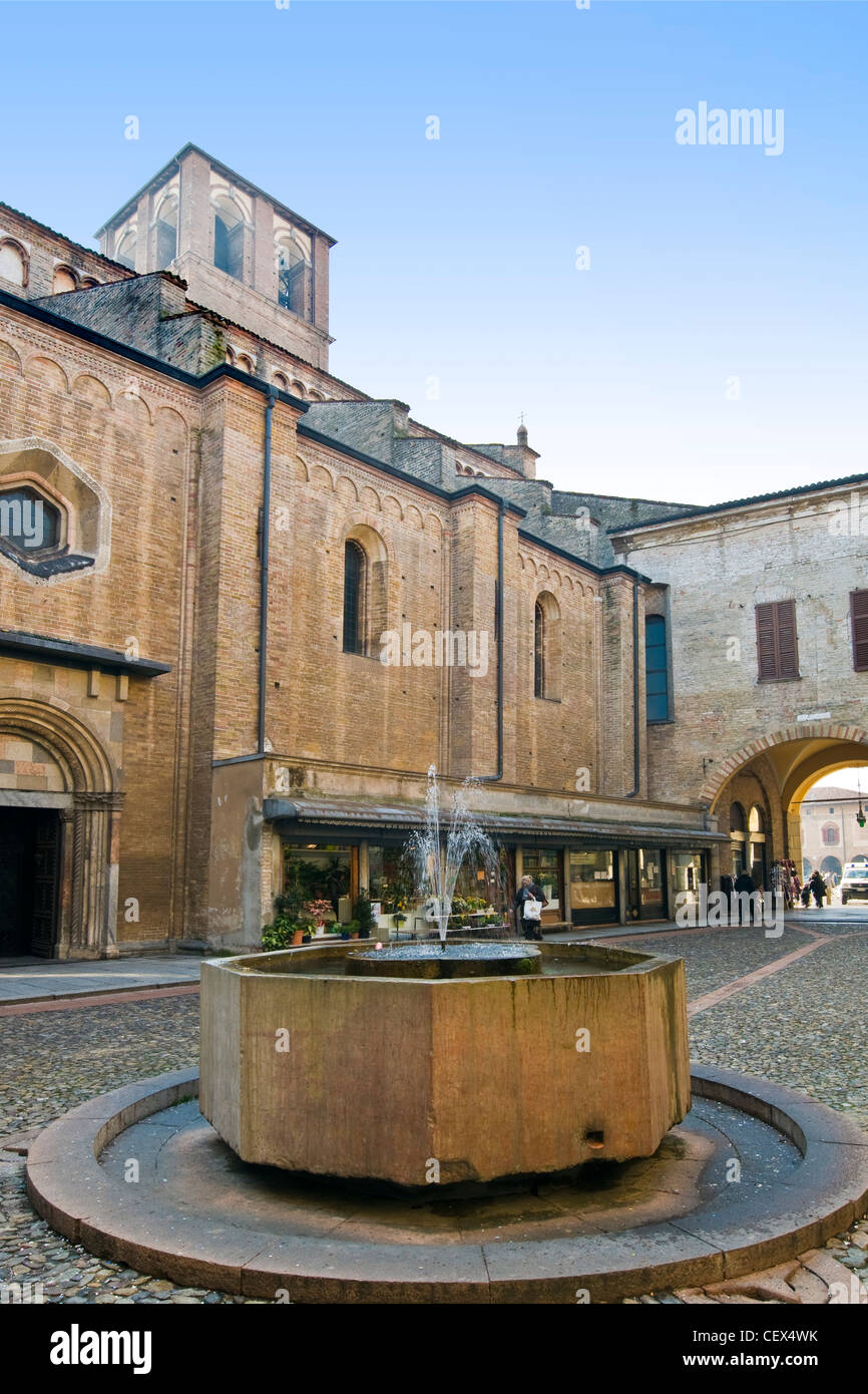 Piazza lodi hi-res stock photography and images - Alamy