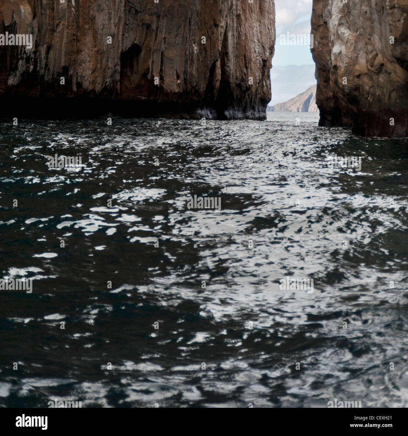 kicker rock; galapagos, equador Stock Photo - Alamy