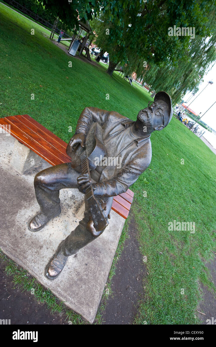 Nida, Curonian spit, Lithuania, Baltic Sea  The statue of singer songwriter Vytautas Kernagis in bronze. Stock Photo