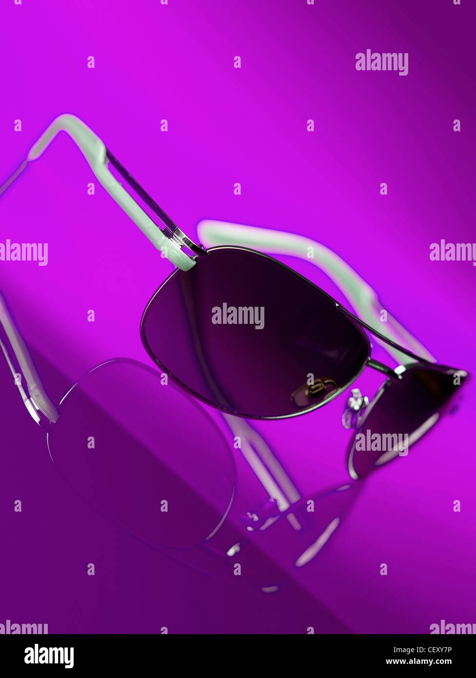 Yellow tinted sunglasses hires stock photography and images Alamy