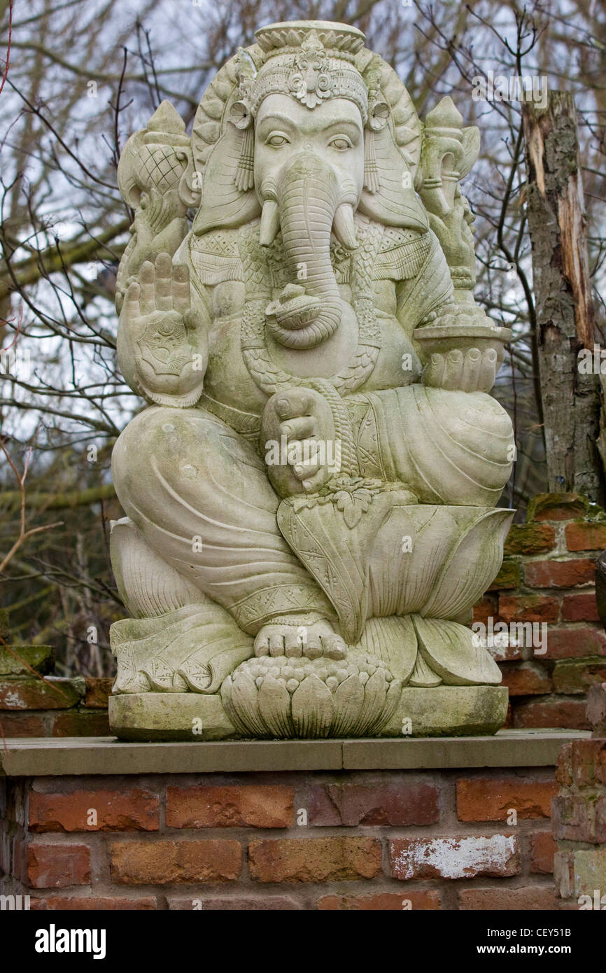 Elephant stone statues hires stock photography and images Alamy