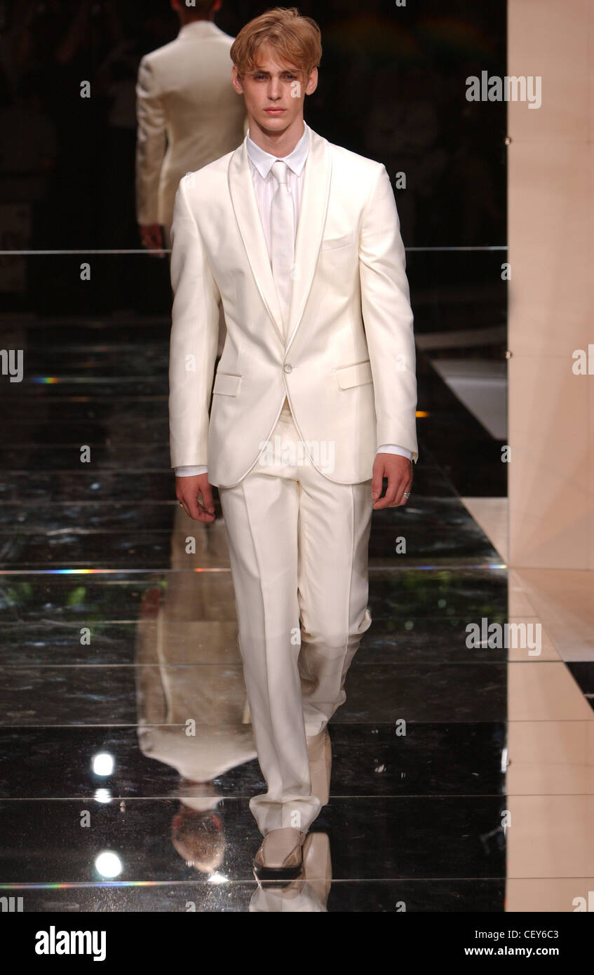 Dolce & Gabbana Milan Menswear S S White suit Stock Photo - Alamy