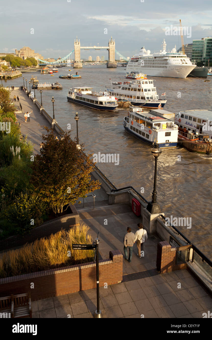Thames view towards tower bridge hi-res stock photography and images ...