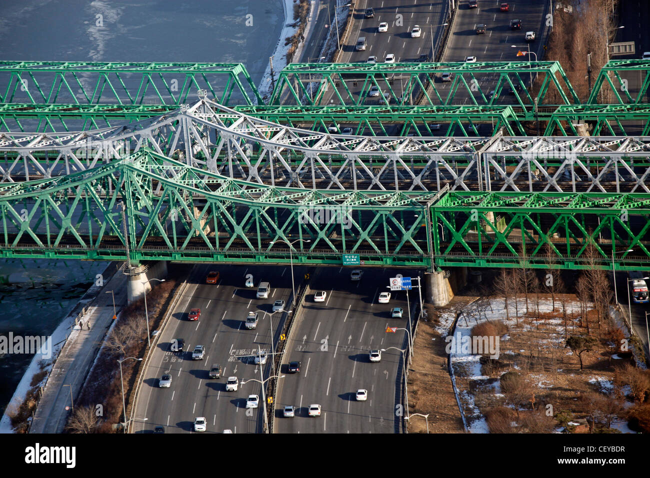 The Hangang railway bridge over the River Han and road in Seoul, South Korea Stock Photo