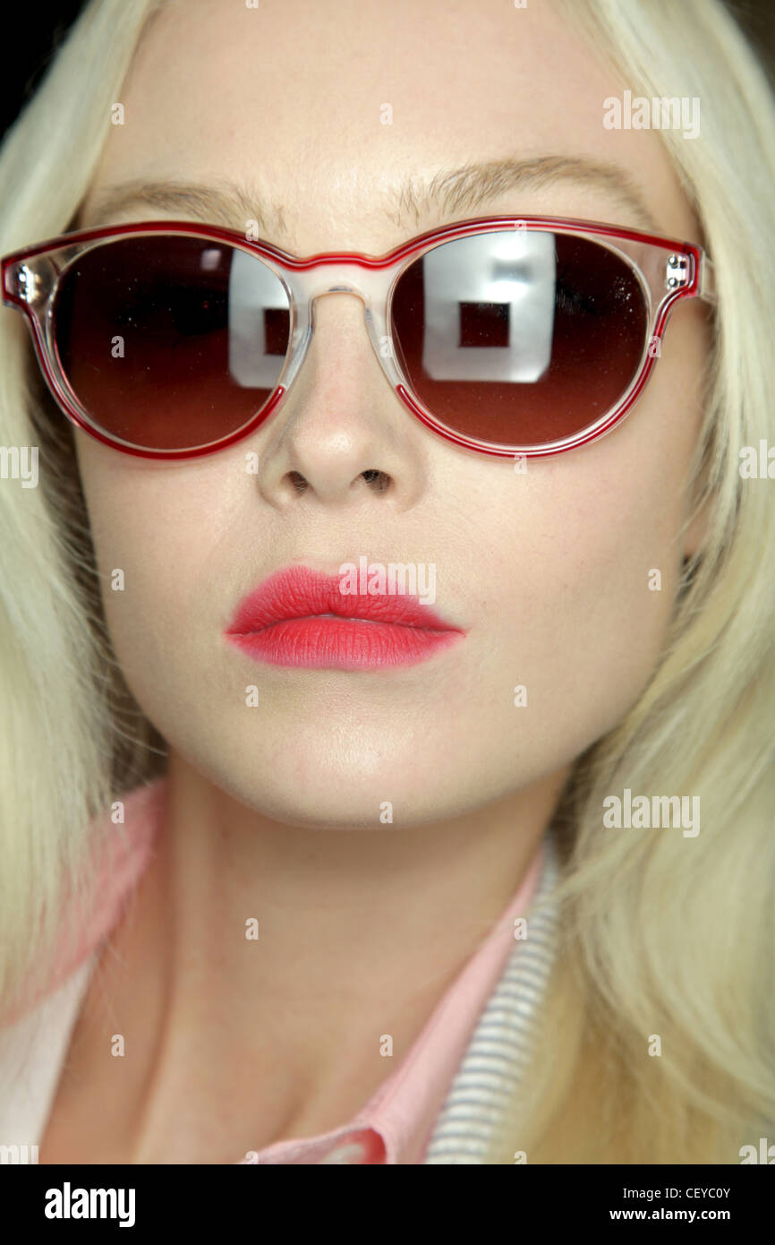 Tommy hilfiger sunglasses hi-res stock photography and images - Alamy