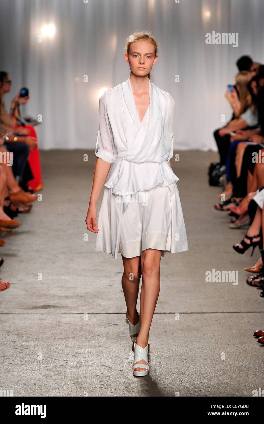 Doo Ri New York Ready to WearSpringSummer 2012 Stock Photo - Alamy