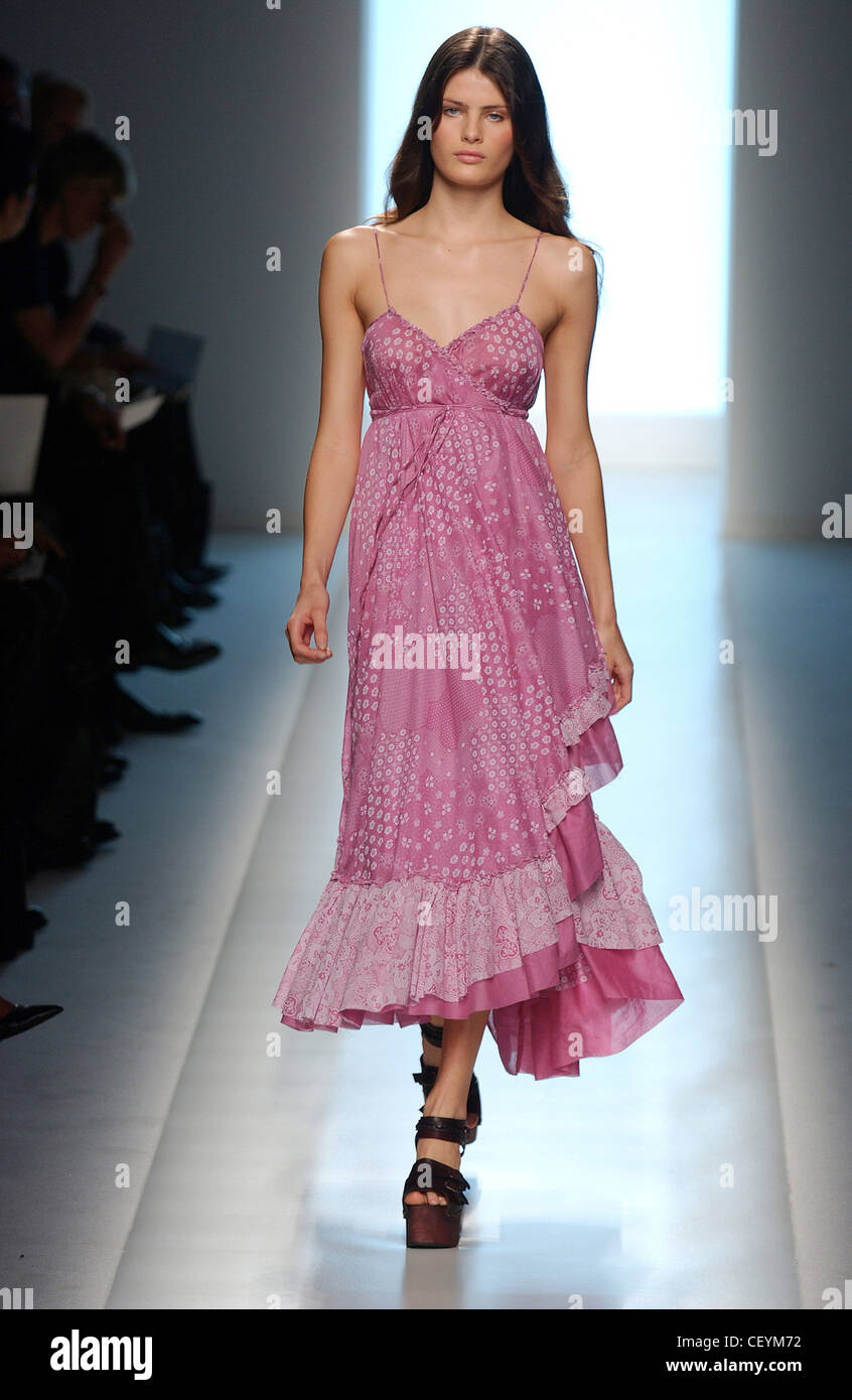 Strenesse Milan Ready to Wear Spring Summer Model long straight ...